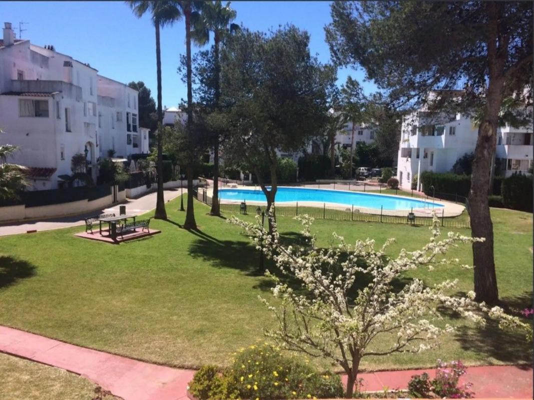 Venta de ático en  Barrio Elviria, Marbella photo 4
