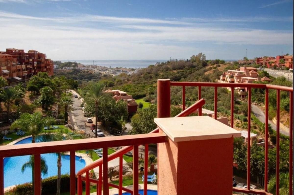 Sprzedaż duplexu w Barrio Reserva de Marbella, Marbella photo 2