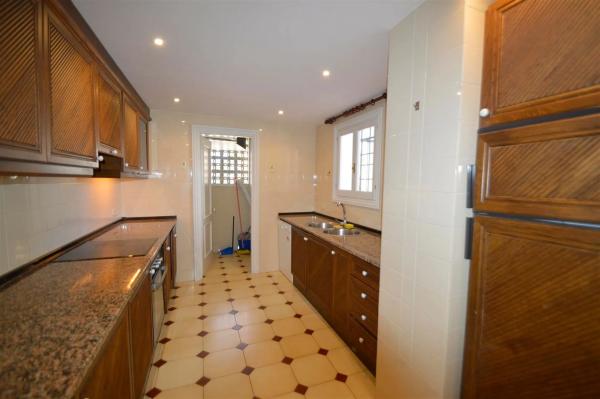 Piso en venta en Lugar Urbanizacion Jardines de las Golondrinas, 1 C, Marbella
thumbnail 1