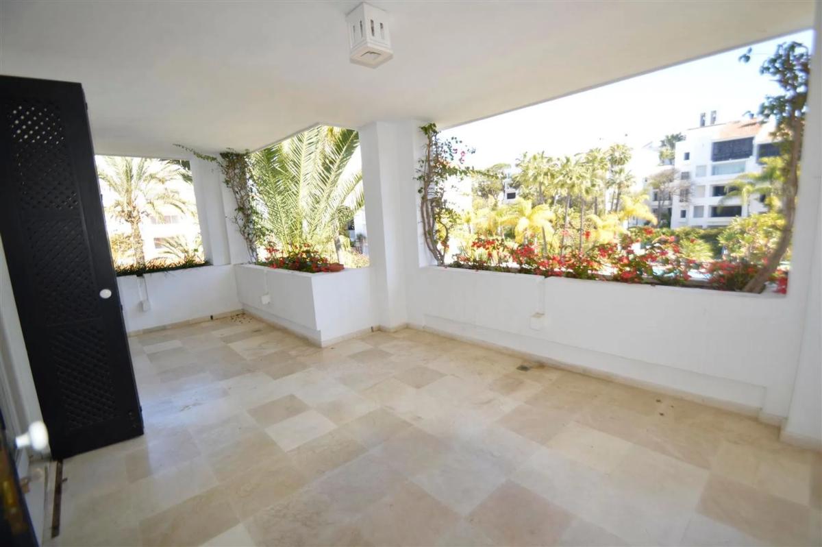 Продажа квартиры на Lugar Urbanizacion Jardines de las Golondrinas, 1 C, Марбелла
 photo 3