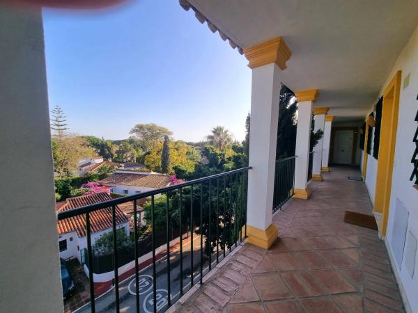 Piso en venta en CL HIGUERA DE LA (ARTOLA BAJ, 4, Marbella
photo 1