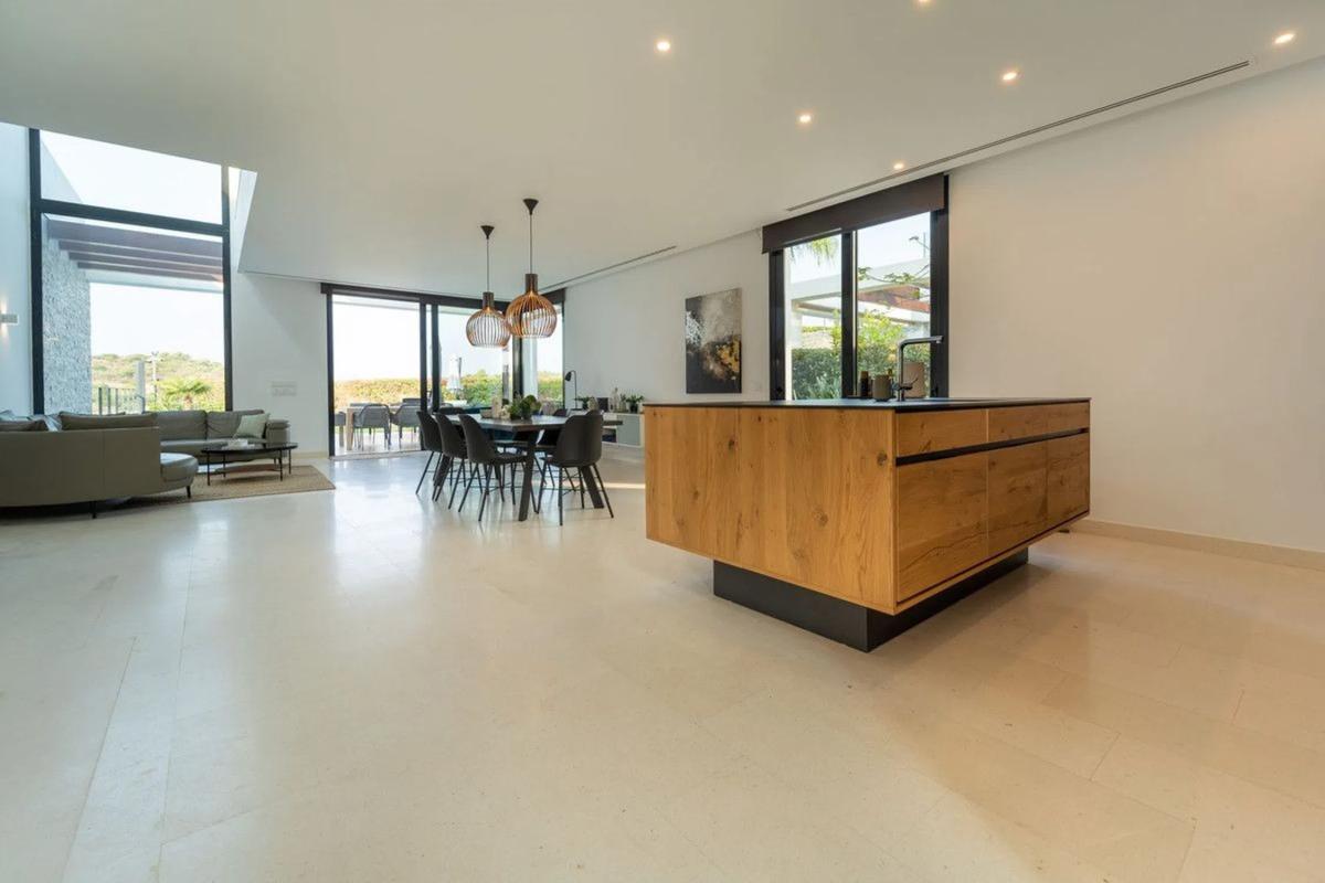 Venta de chalet independiente en Calle la Romana, Marbella
photo 3
