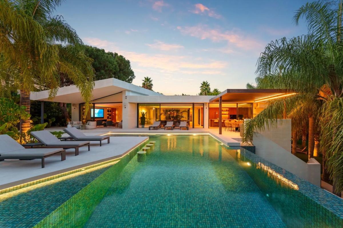 Sale of independent chalet in Avenida 5, Marbella
photo 3