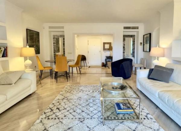 Piso en venta en Avenida Hacienda Playa, 2, Marbella
thumbnail 1