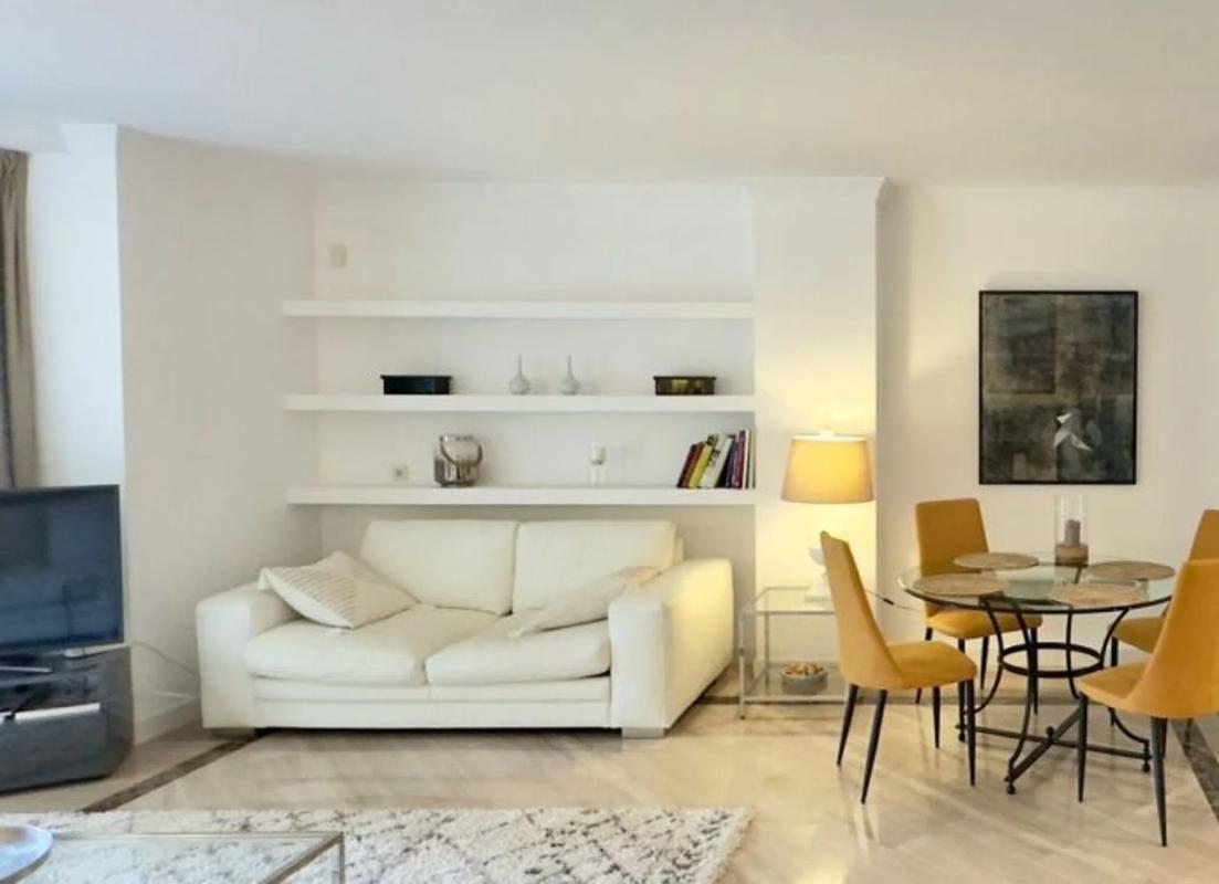 Продажа квартиры на Avenida Hacienda Playa, 2, Марбелла
 photo 4