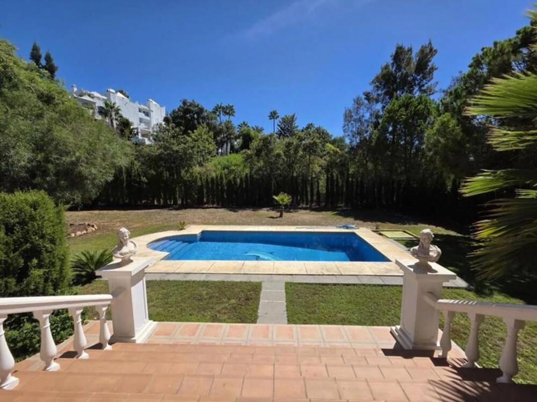 Sale of independent chalet in Camino Vial, Marbella
 photo 2