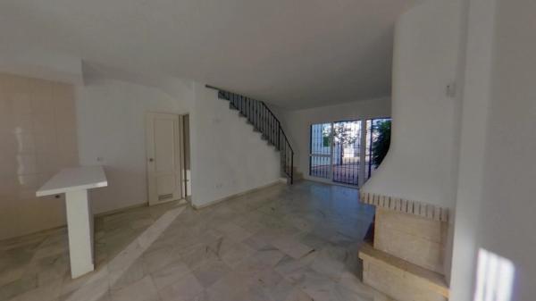 Mieszkanie na sprzedaż w Lugar Urbanizacion la Reserva de Marbella, Marbella thumbnail 2