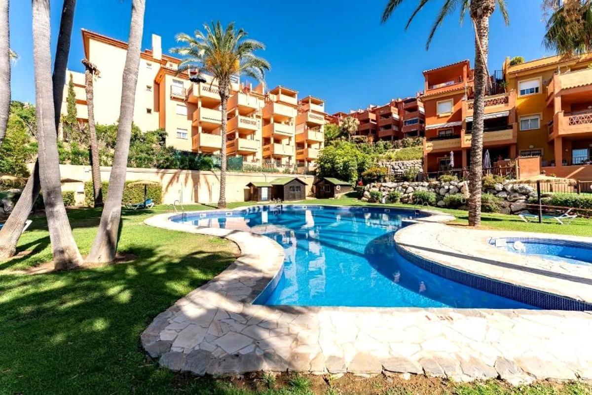 Sprzedaż mieszkania w Avenida Aljaima, Marbella
photo 1