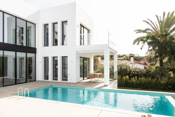 Independent chalet for sale in Barrio Marbesa, Marbella
photo 1