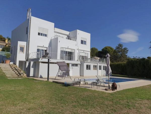 Chalet wolnostojący na sprzedaż w Urbanización Calle Ciudad de los Periodistas, Marbella photo 1