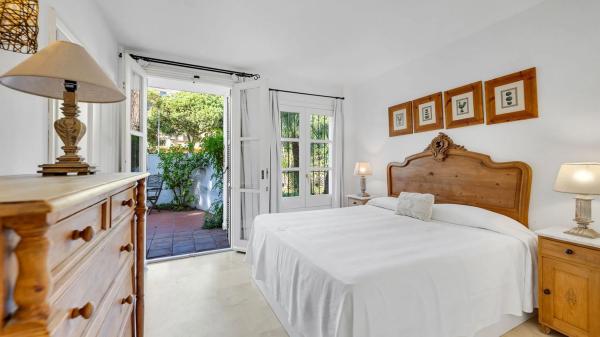 Mieszkanie na sprzedaż w AV JARDINES LAS GOLONDRINAS, Marbella photo 1