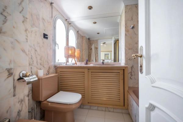 Independent chalet for sale in Paseo del Uruguay, Marbella
thumbnail 2