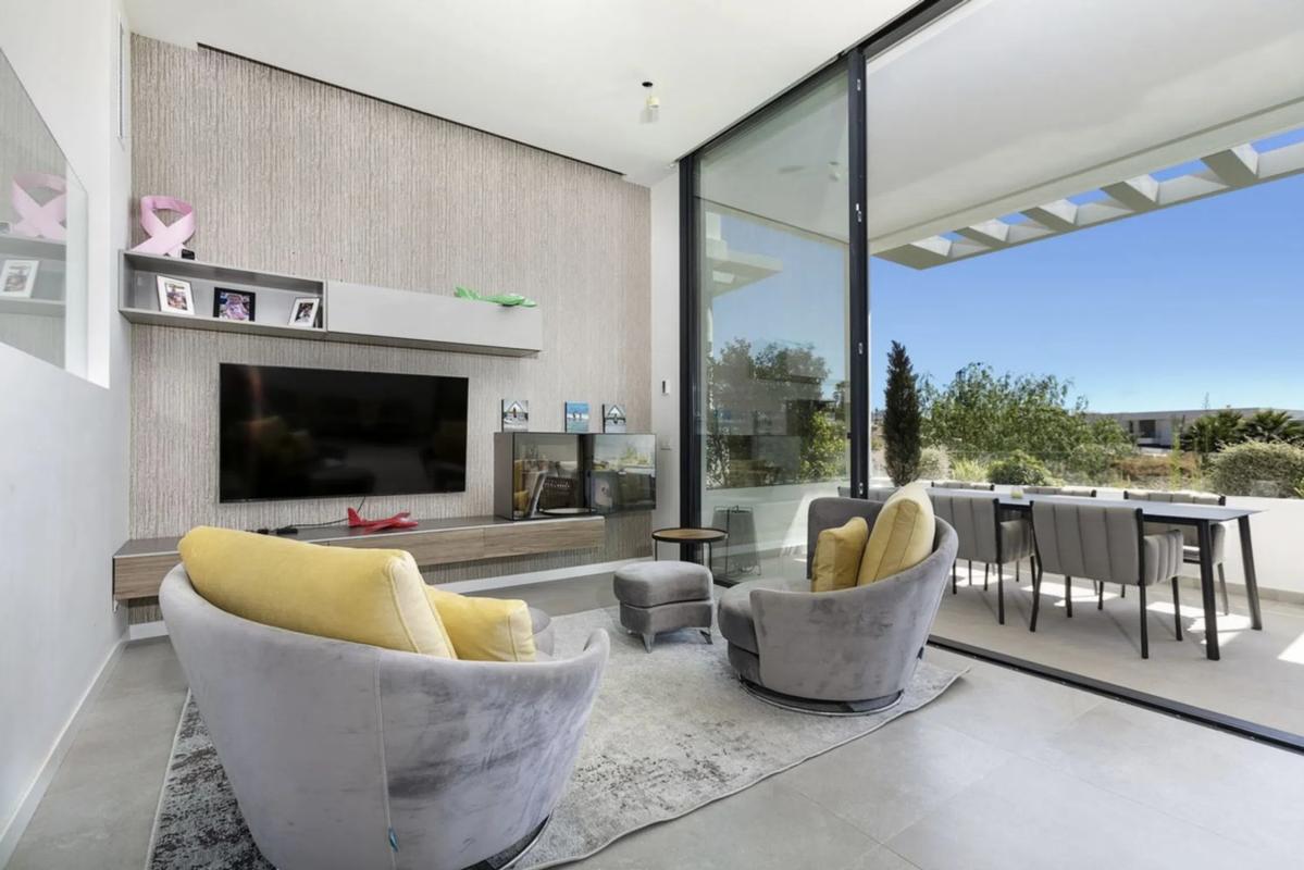 Venta de chalet adosado en Barrio Cabopino-Artola , Marbella photo 5