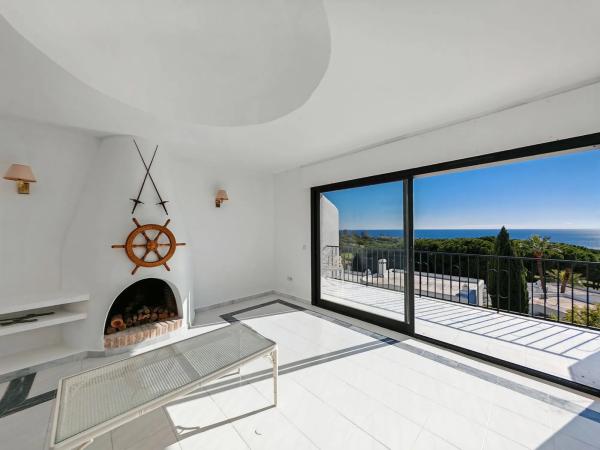 Terraced house for sale at Barrio Cabopino-Artola , Marbella photo 1