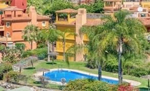 Mieszkanie na sprzedaż w Barrio Reserva de Marbella, Marbella photo 1