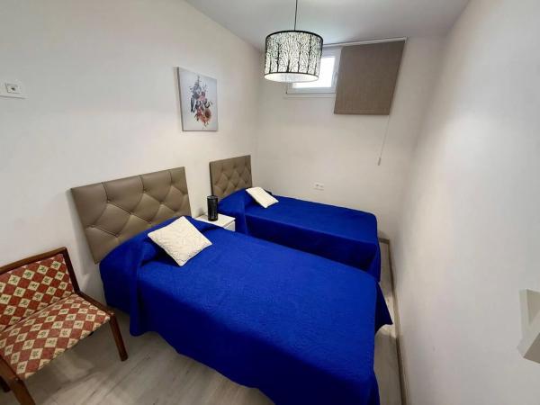 Chalet adosado en venta en  Avenida de los Alisos , Marbella photo 4