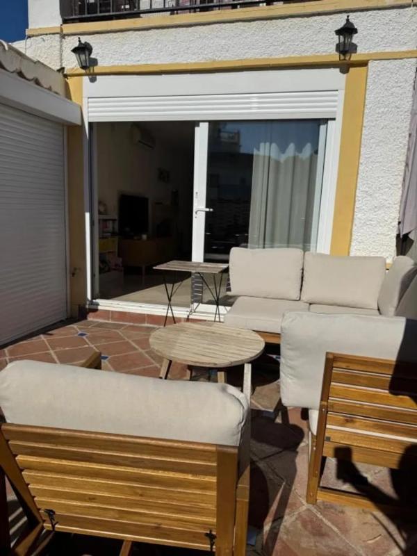 Venta de chalet adosado en Calle Joaquín Rodrigo , Marbella photo 1