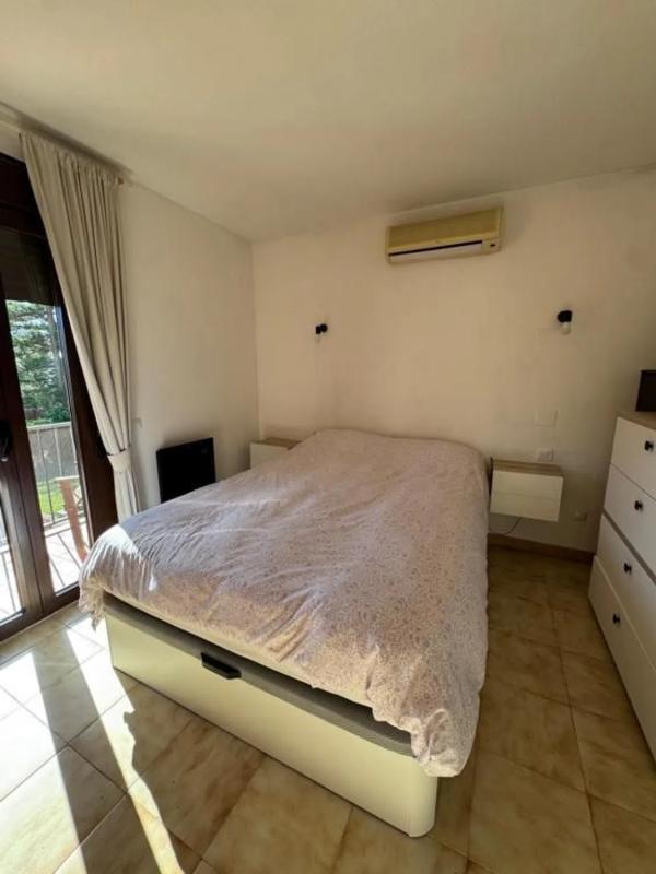 Venta de chalet adosado en Calle Joaquín Rodrigo , Marbella photo 2