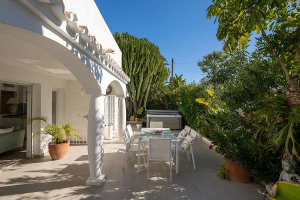 Chalet wolnostojący na sprzedaż w Calle Tenerife, Marbella photo 1