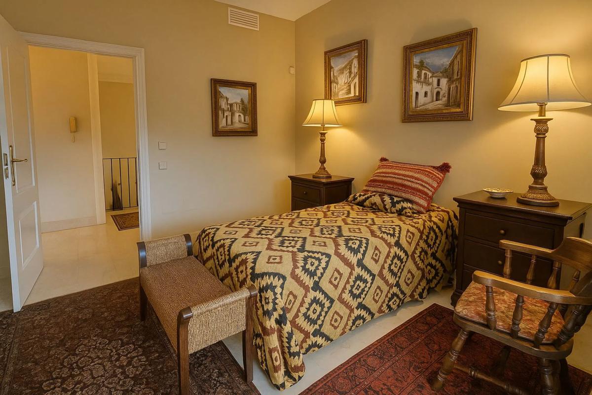 Sale of independent chalet in Barrio Santa María, Marbella
photo 5