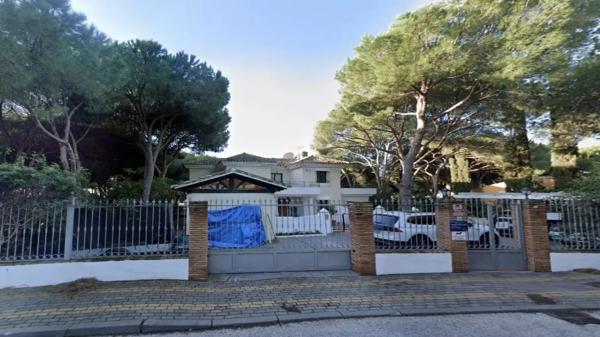 Chalet wolnostojący na sprzedaż w Calle Enebro, 1, Marbella thumbnail 1