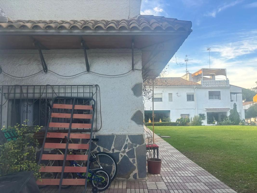 Venta de chalet adosado en  Pueblo Platero , Marbella photo 3