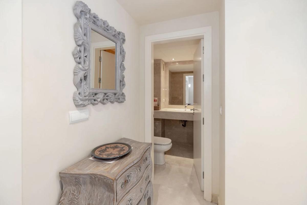 Venta de chalet adosado en Barrio Cabopino-Artola , Marbella photo 1