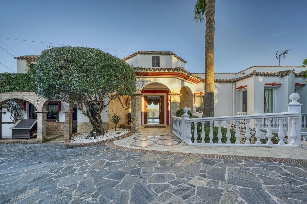 Sale of independent chalet in Avenida Dos, 52, Marbella
 photo 4