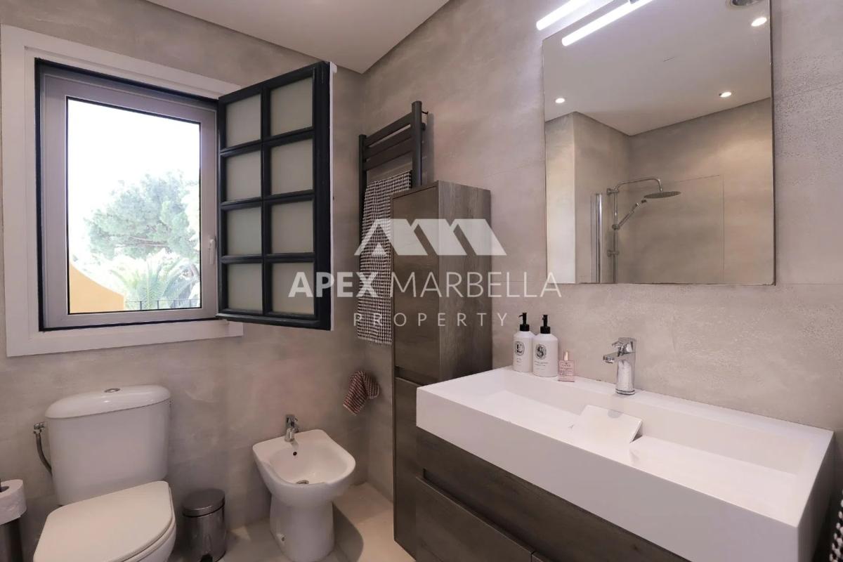 Sprzedaż mieszkania w CL CRUCERO-UR CABOPINO, 3, Marbella
 photo 2