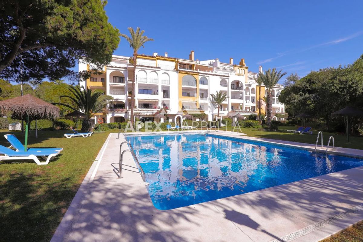 Sprzedaż mieszkania w CL CRUCERO-UR CABOPINO, 3, Marbella
 photo 5