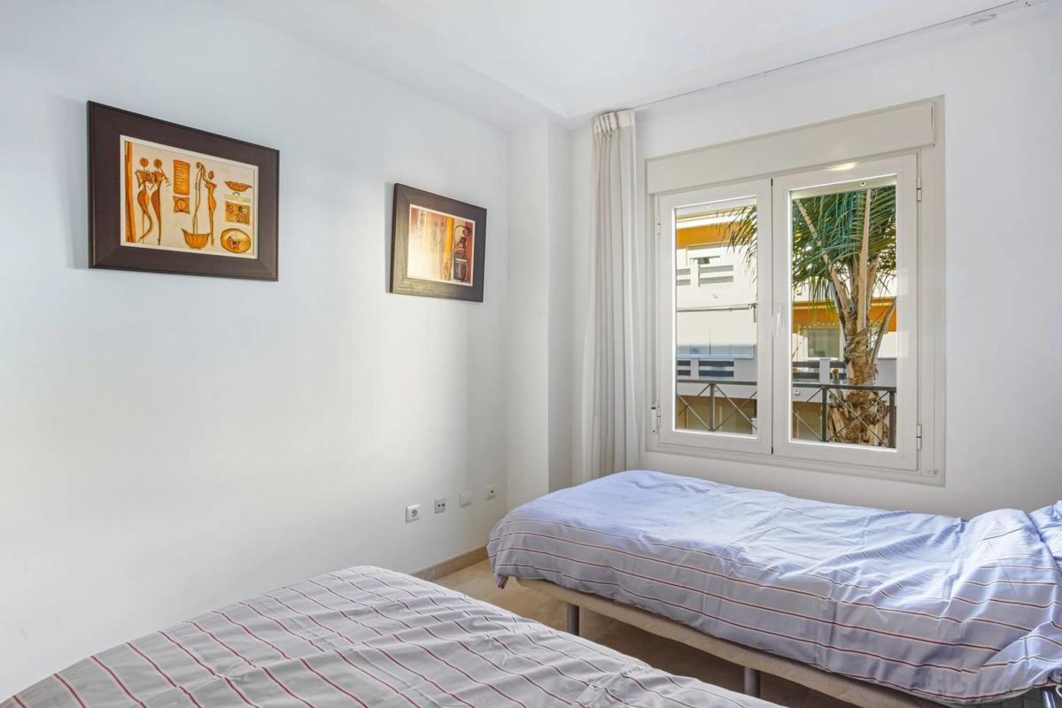 Venta de piso en CL FAISAN (CARIB PLAYA), 158, Marbella
 photo 2