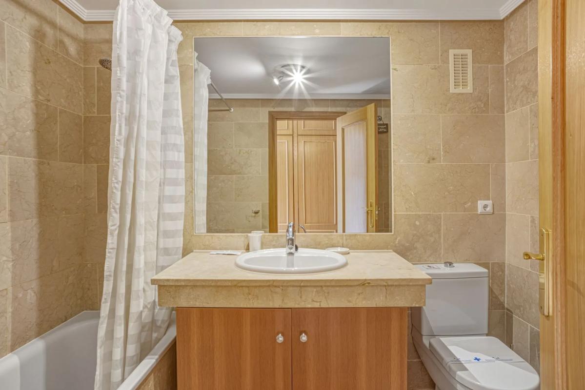 Venta de piso en CL FAISAN (CARIB PLAYA), 158, Marbella
 photo 5