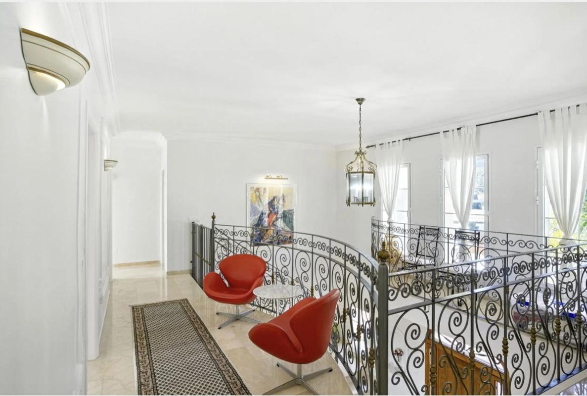 Продажа отдельного шале в Barrio Elviria, Марбелла photo 1