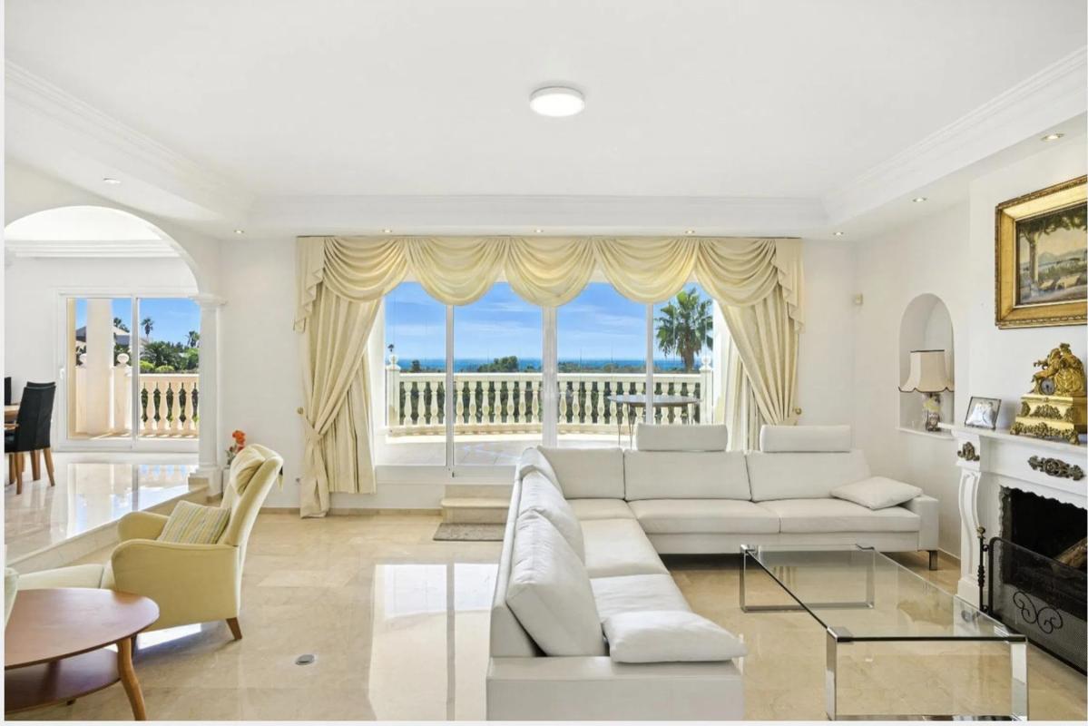 Продажа отдельного шале в Barrio Elviria, Марбелла photo 4