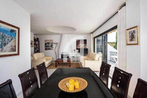 Chalet adosado en venta en Avenida de los Acebos, 3 , Marbella photo 1