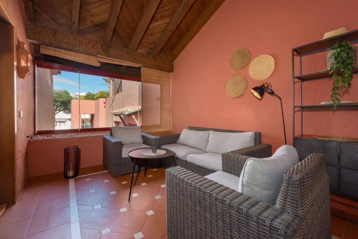 Venta de piso en Urbanización Jardines las Golondrinas, 4, Marbella
photo 1