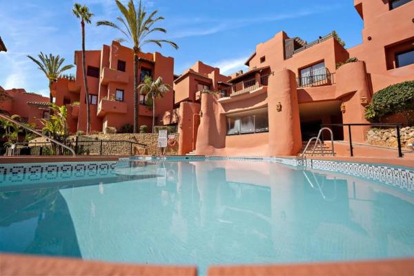 Mieszkanie na sprzedaż w Barrio Romana Playa, Marbella photo 1