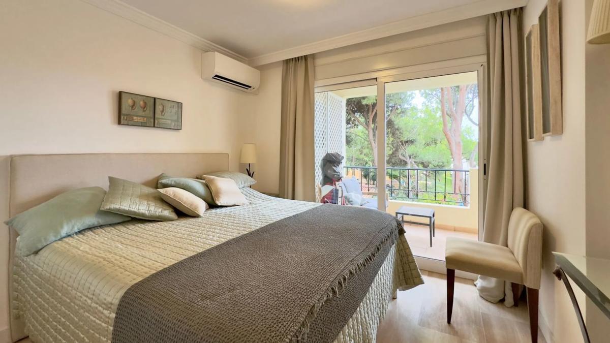 Venta de piso en Barrio Romana Playa, Marbella
photo 1