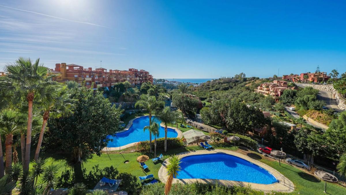 Venta de ático en  Lugar Urbanizacion la Reserva de Marbella, Marbella photo 2