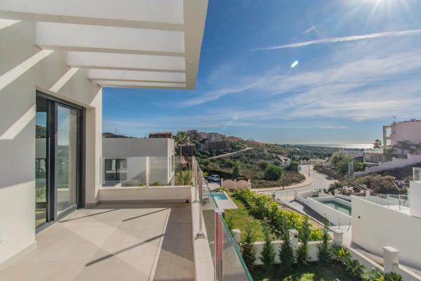 Chalet wolnostojący na sprzedaż w Calle Internacional City, Marbella photo 1