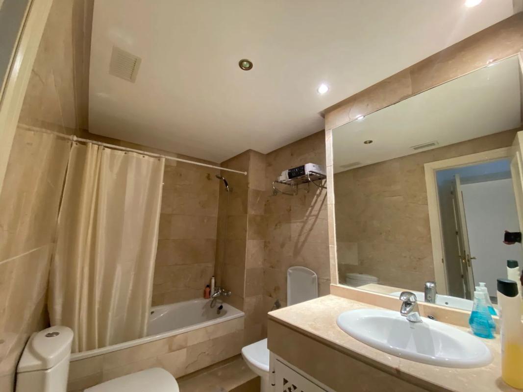 Venta de piso en Avenida Dama de Noche, 10, Marbella
 photo 3