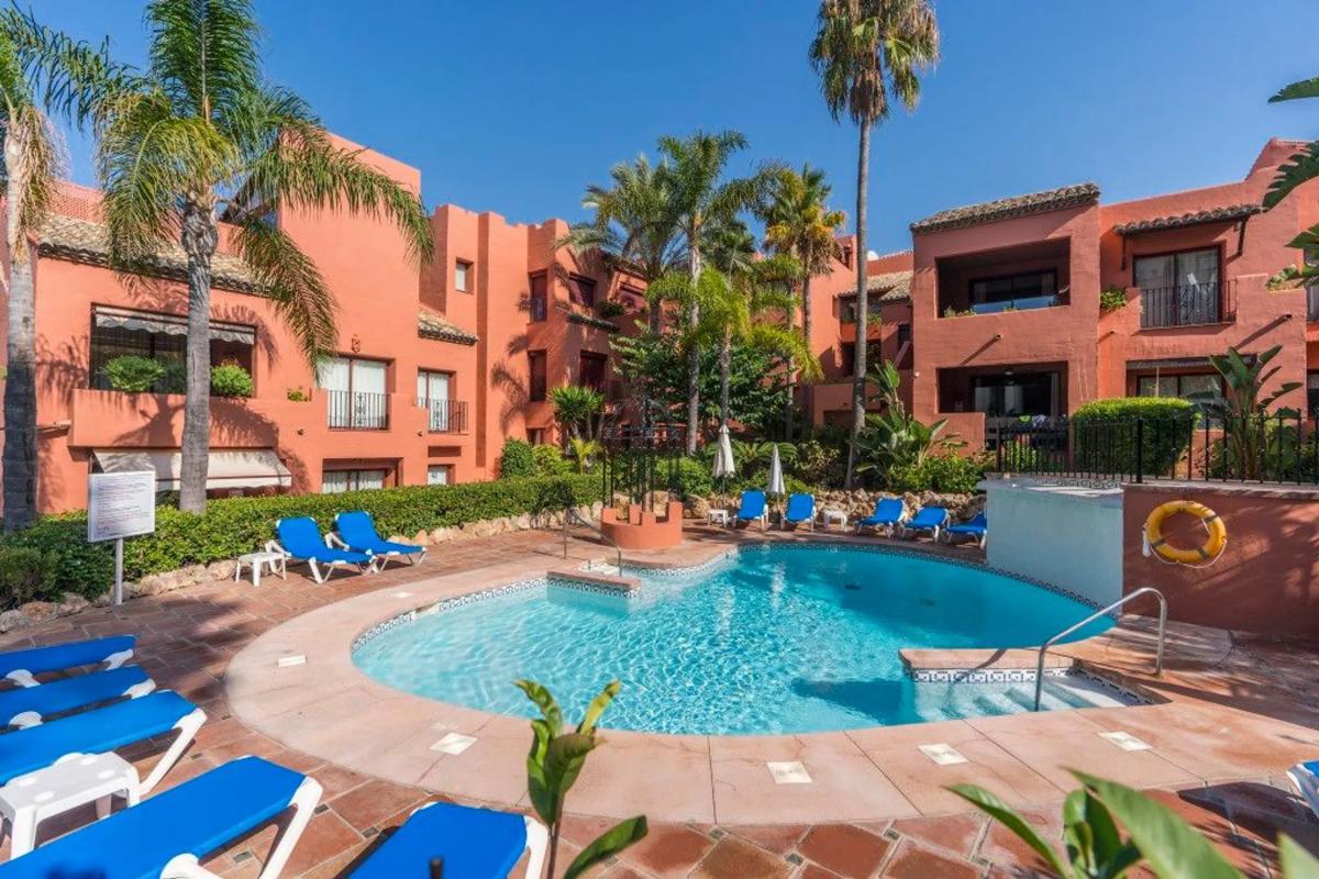 Venta de piso en Barrio Romana Playa, Marbella
photo 1