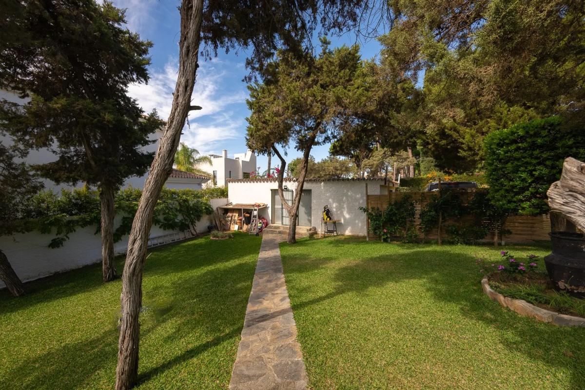 Sprzedaż niezależnego domku jednorodzinnego w CL EL ESCORIAL (URB MARBESA), 283, Marbella photo 3
