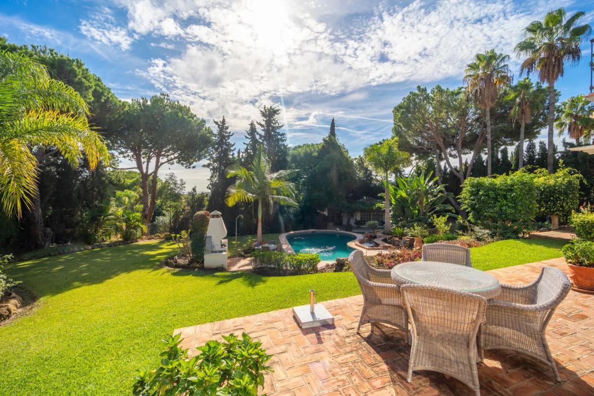 Sale of independent chalet in Barrio Hacienda Las Chapas, Marbella
photo 3