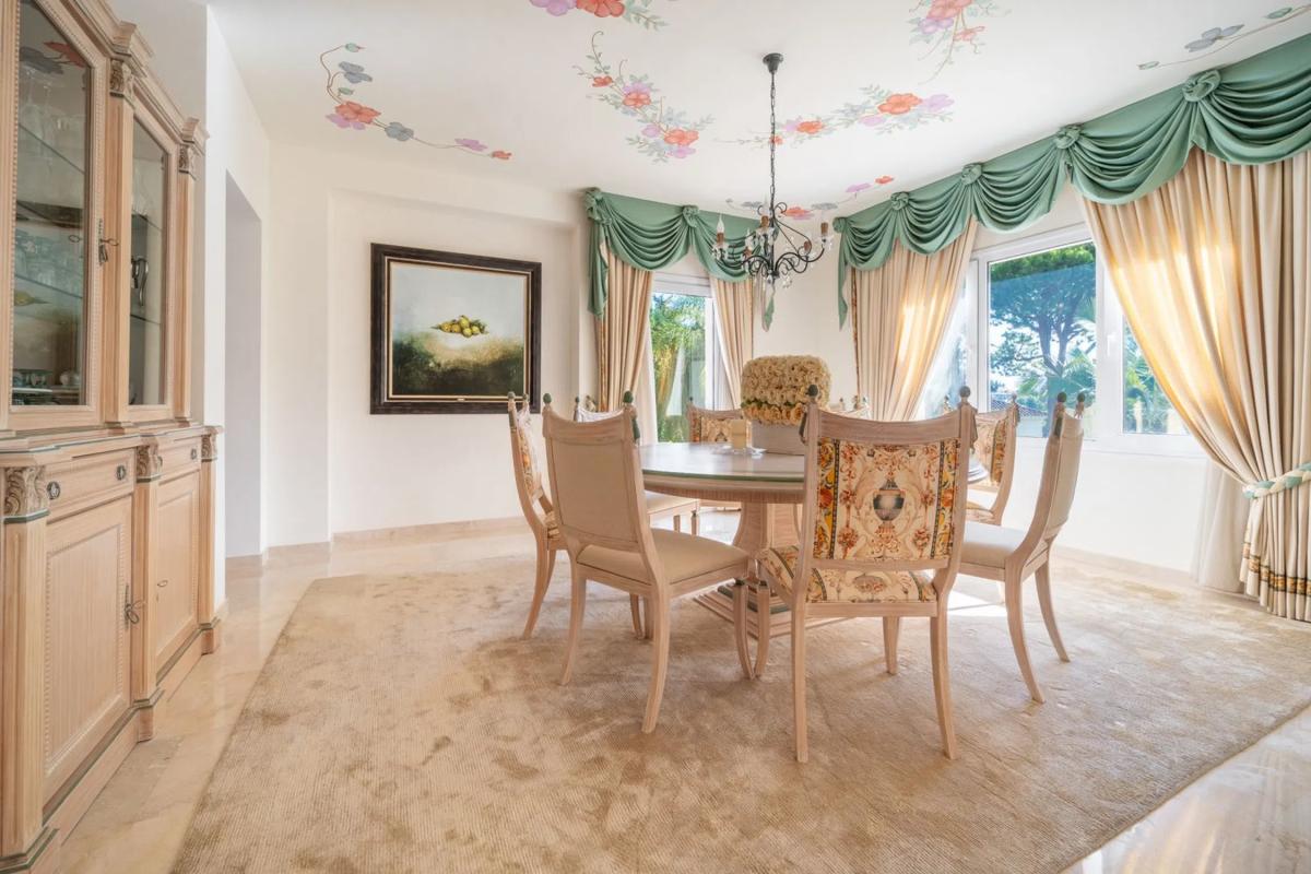 Sale of independent chalet in Barrio Hacienda Las Chapas, Marbella
photo 4