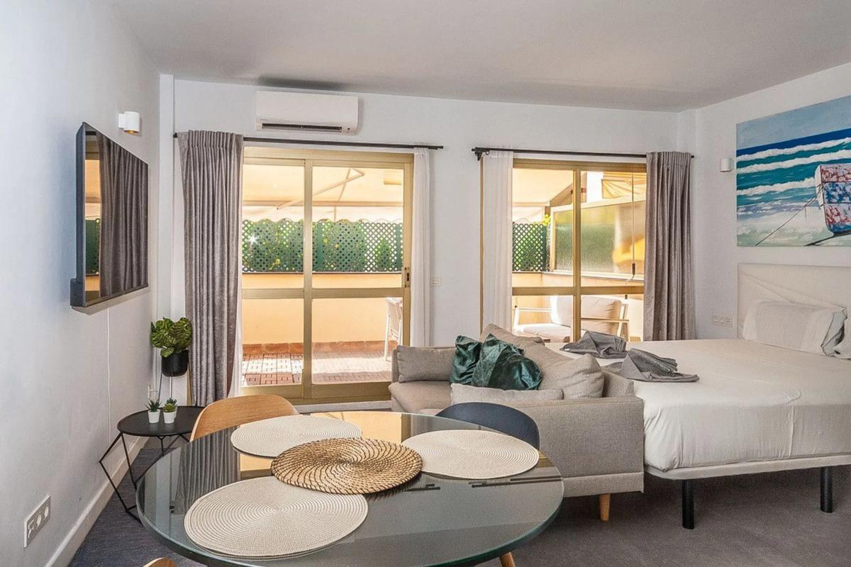 Venta de estudio en Avenida Jardines de las Golondrinas, Marbella photo 3