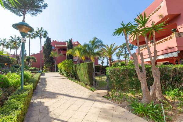 Mieszkanie na sprzedaż w Avenida de Las Antillas, 23, Marbella photo 1