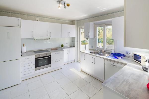 Chalet wolnostojący na sprzedaż w  Barrio Reserva de Marbella, Marbella photo 3