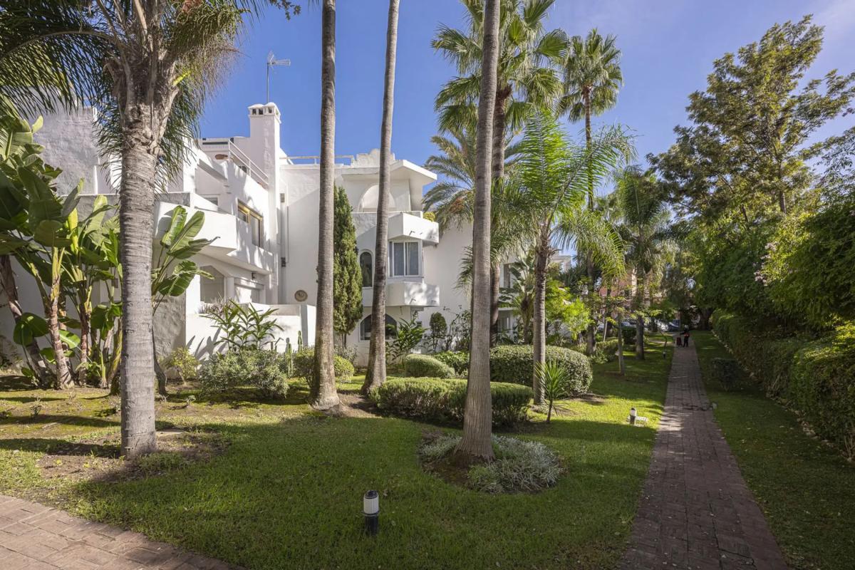 Venta de ático en Barrio Reserva de Marbella, Marbella photo 1
