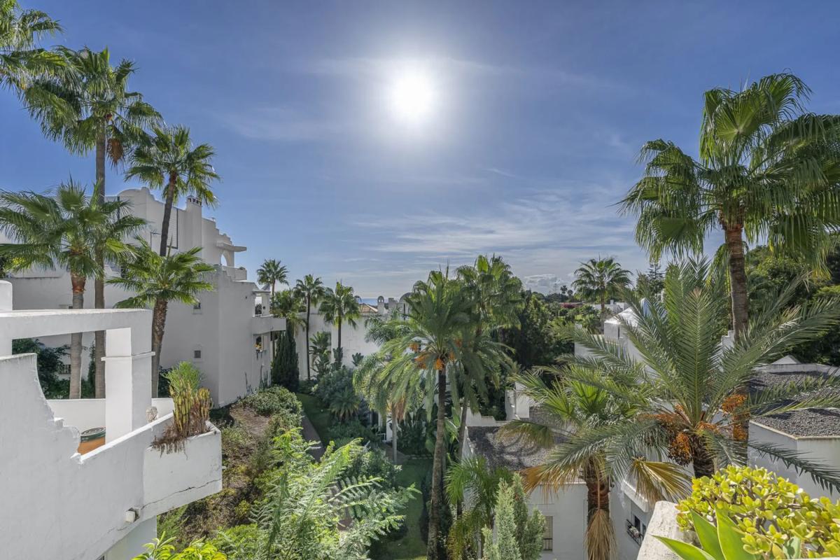 Venta de ático en Barrio Reserva de Marbella, Marbella photo 3